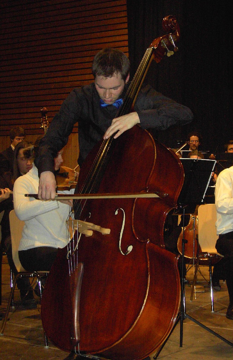25.01.2009, Neuried. D. Dragonetti, Konzert f&uuml;r Kontraba&szlig; und Orchester Nr.1 A-Dur. (Foto: H. Koller)